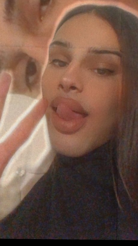 Foto di nudo di fuga di OnlyFans di Nezy