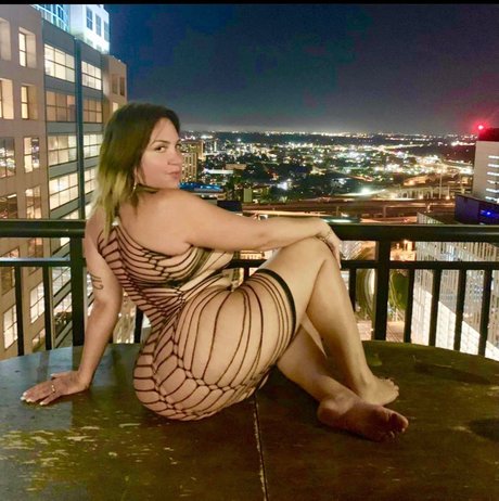 Foto di nudo di fuga di OnlyFans di Verotica