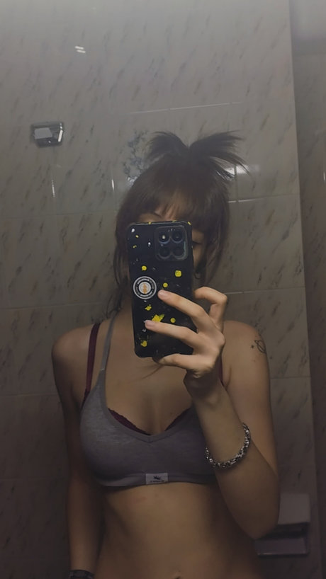 Foto di nudo di fuga di OnlyFans di Anittadinamitta