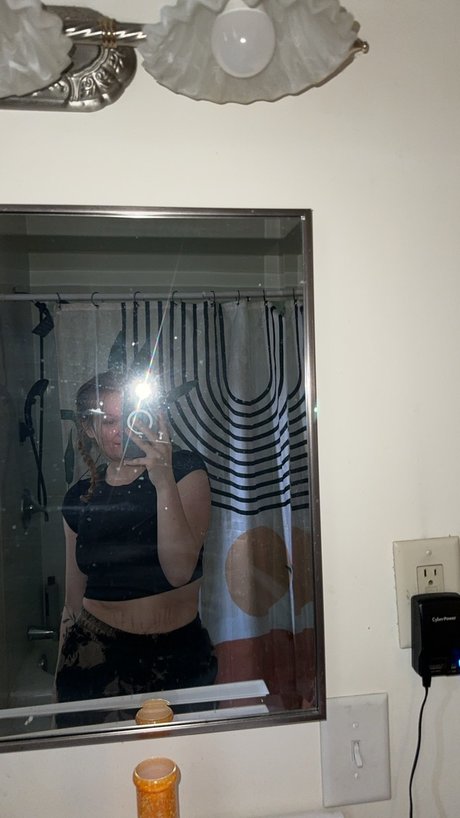 Foto di nudo di fuga di OnlyFans di Nevaeh Ostrander