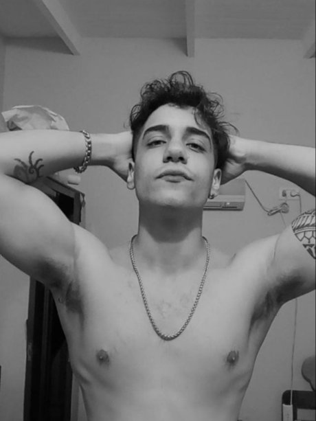 Foto di nudo di fuga di OnlyFans di Latino Cub 