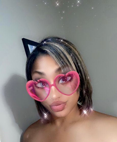 Foto di nudo di fuga di OnlyFans di Anika Summers