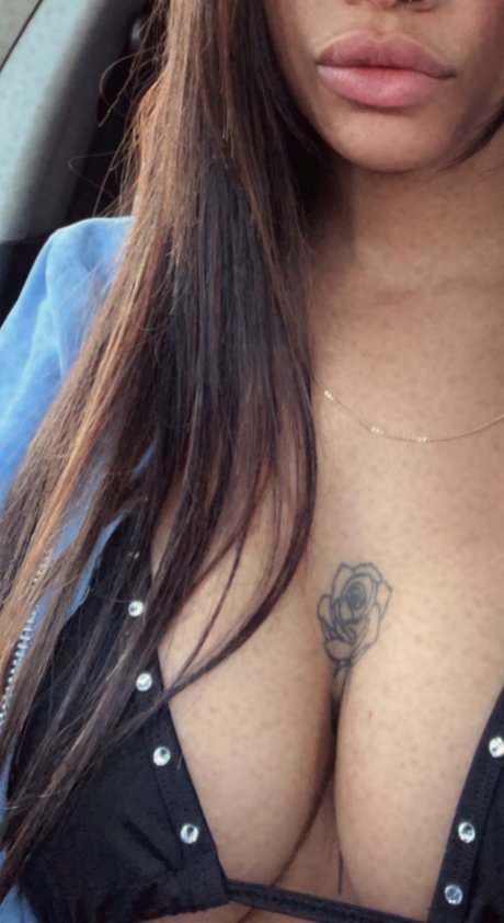 Foto di nudo di fuga di OnlyFans di Ivy