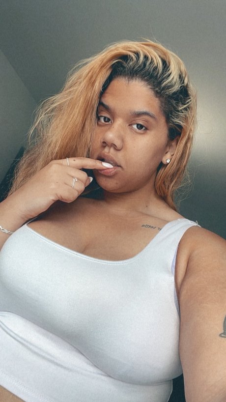 Foto di nudo di fuga di OnlyFans di Bella Da Brat