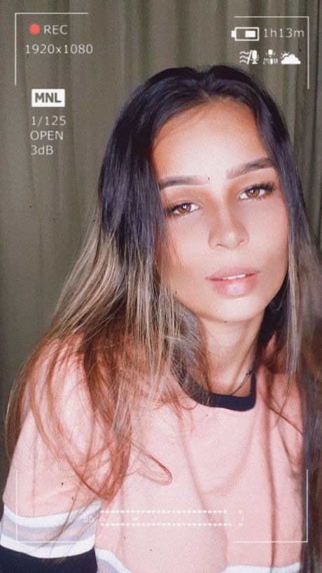 Foto di nudo di fuga di OnlyFans di Barbie Brisada