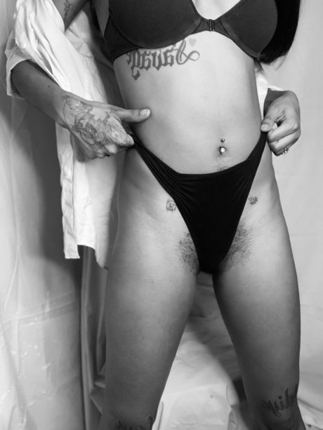 Foto di nudo di fuga di OnlyFans di X P