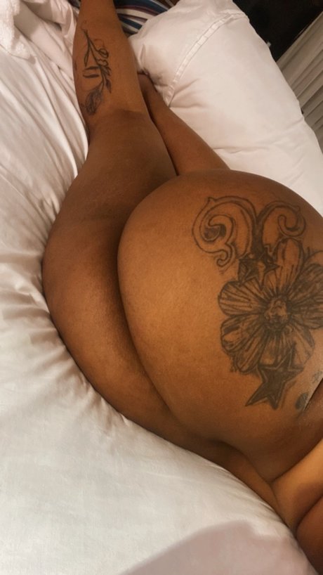 Foto di nudo di fuga di OnlyFans di Bella Rose 