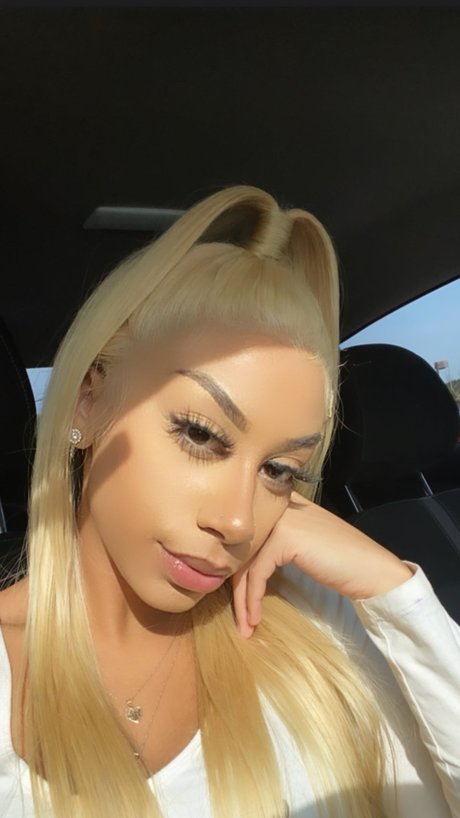 Foto di nudo di fuga di OnlyFans di Balencei