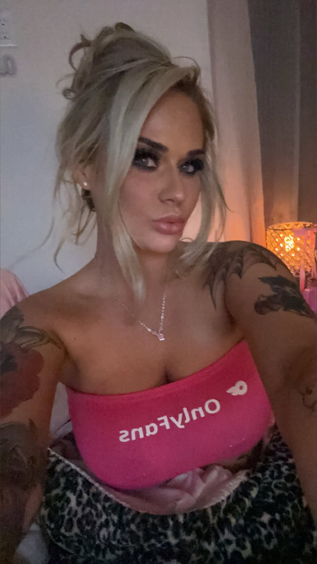 Foto di nudo di fuga di OnlyFans di  