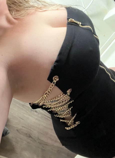 Foto di nudo di fuga di OnlyFans di Nikki