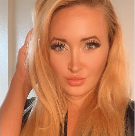 Foto di nudo di fuga di OnlyFans di Nikki Cms