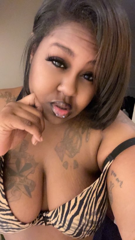 Foto di nudo di fuga di OnlyFans di Nikkicash25