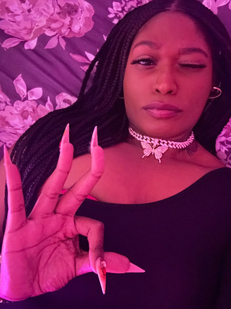 Foto di nudo di fuga di OnlyFans di Nikki Waves