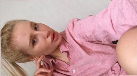 Foto di nudo di fuga di OnlyFans di Nikki Lips