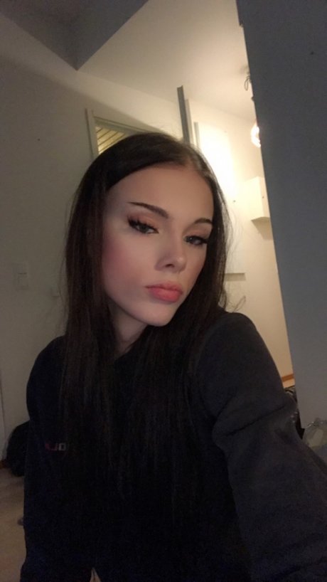 Foto di nudo di fuga di OnlyFans di Nikitakanervala