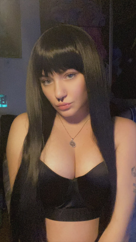 Foto di nudo di fuga di OnlyFans di Lilith Roxiexxx