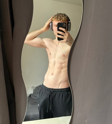 Foto di nudo di fuga di OnlyFans di Nico Schulz