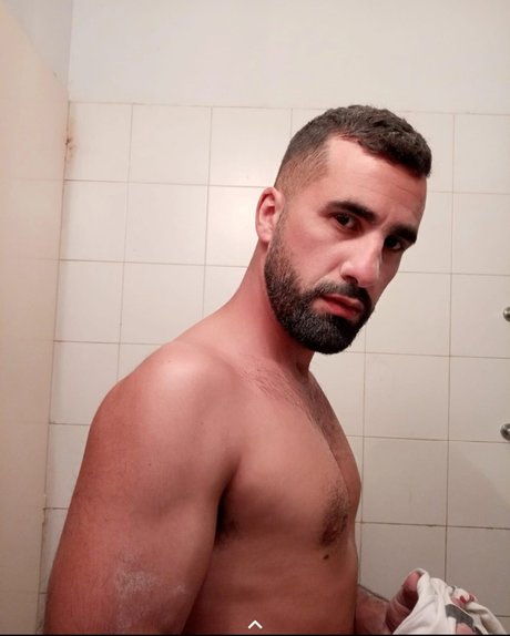 Foto di nudo di fuga di OnlyFans di Adrian