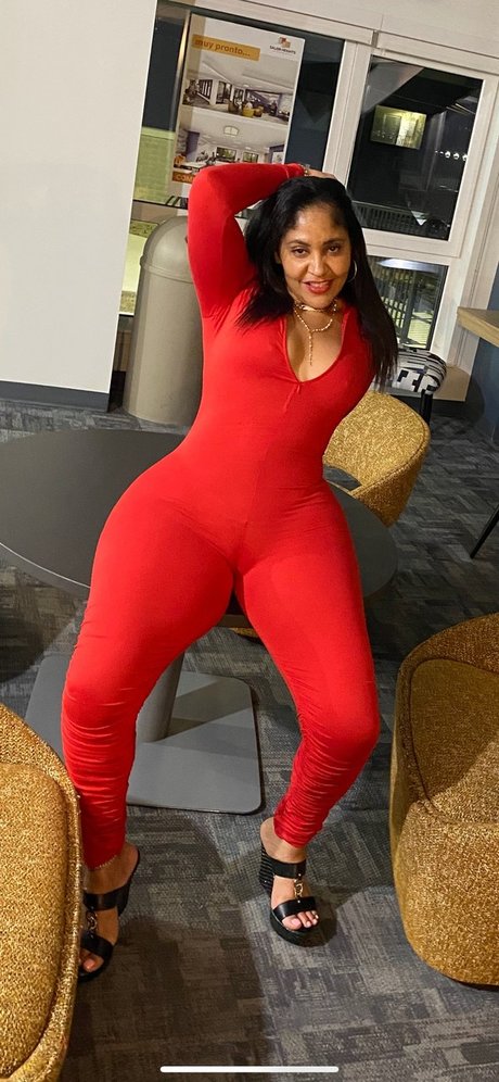 Foto di nudo di fuga di OnlyFans di Exotic Dominican