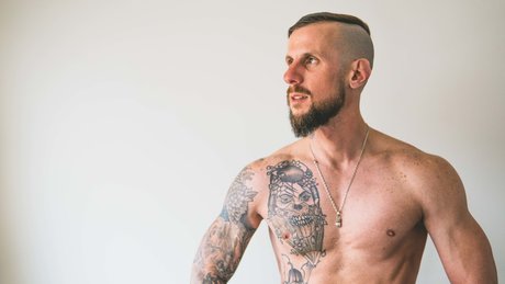 Foto di nudo di fuga di OnlyFans di Juan Peral