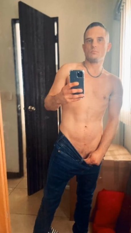 Foto di nudo di fuga di OnlyFans di Brian