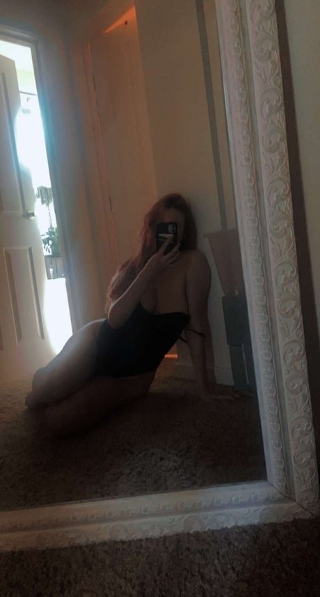 Foto di nudo di fuga di OnlyFans di Aurora Celeste