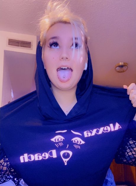 Foto di nudo di fuga di OnlyFans di Alexxa Peach
