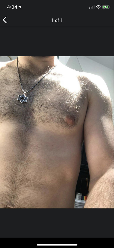 Foto di nudo di fuga di OnlyFans di Naughty Jewish Boy