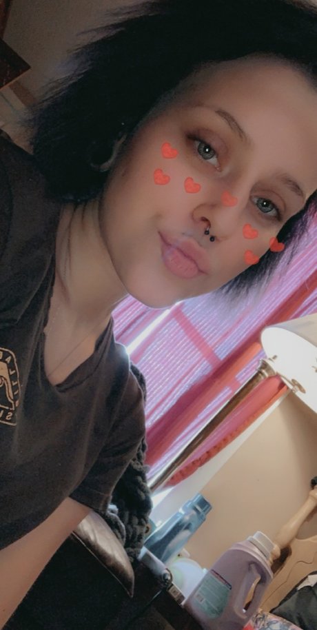 Foto di nudo di fuga di OnlyFans di Tatted An Petite