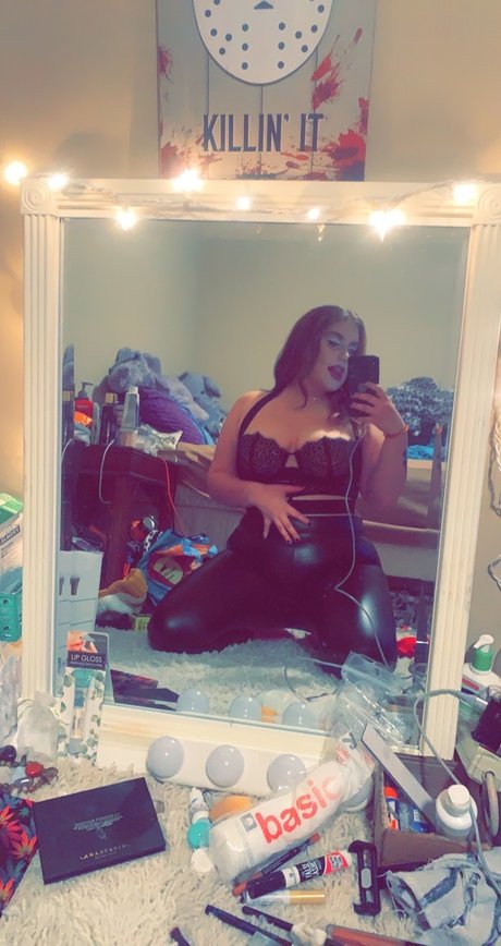 Foto di nudo di fuga di OnlyFans di Misery