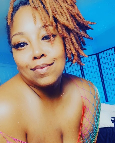 Foto di nudo di fuga di OnlyFans di Nisha Swallowz