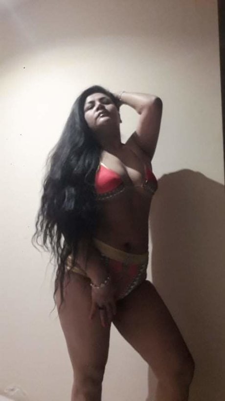 Foto di nudo di fuga di OnlyFans di Nisa K Charma