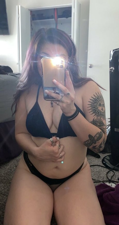 Foto di nudo di fuga di OnlyFans di Thevirgobabyx