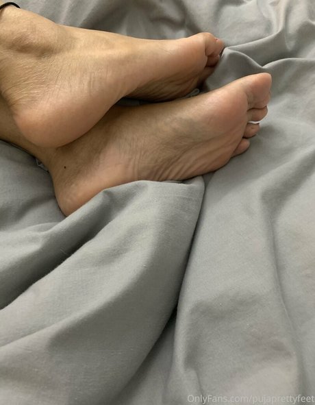 Foto di nudo di fuga di OnlyFans di Pujaprettyfeet