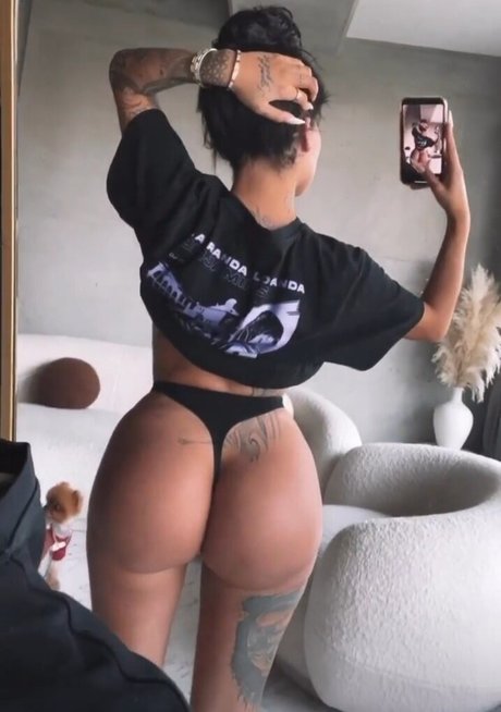 Foto di nudo di fuga di OnlyFans di Enise Sude