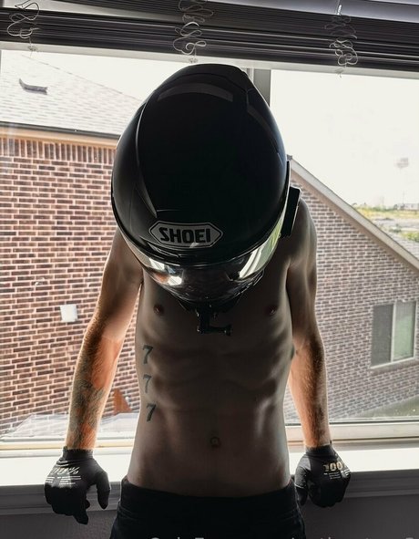 Foto di nudo di fuga di OnlyFans di Nathantroy3