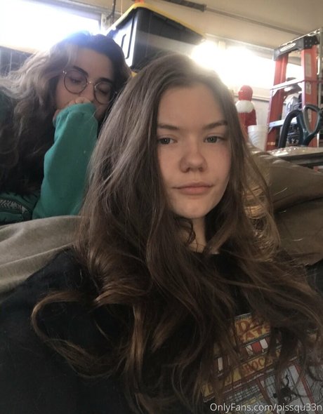 Pissqu33n
