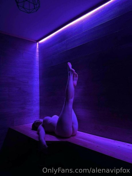 Foto di nudo di fuga di OnlyFans di Alenavipfox
