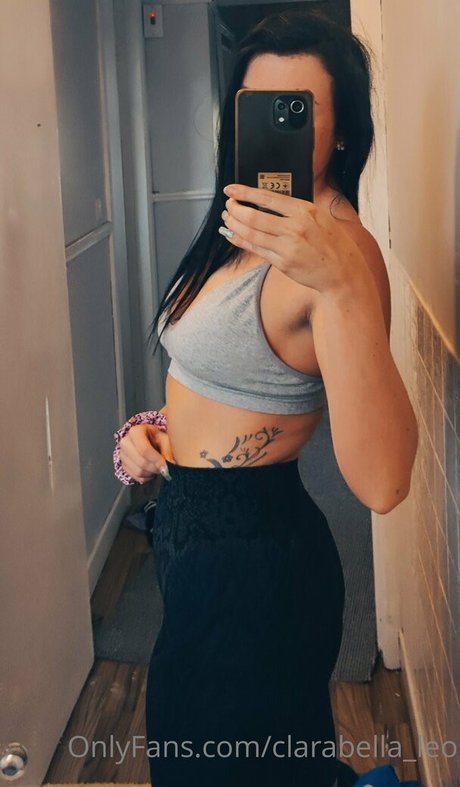 Foto di nudo di fuga di OnlyFans di Clarabellaleo