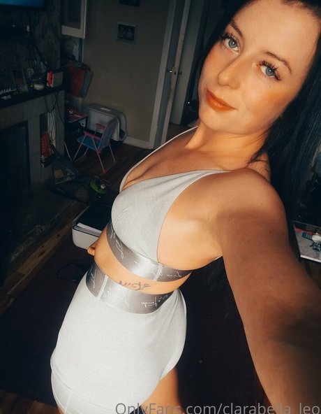 Foto di nudo di fuga di OnlyFans di Clarabellaleo