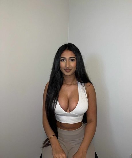 Foto di nudo di fuga di OnlyFans di Kareena Bachra