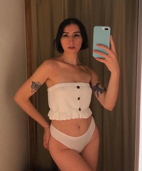 Foto di nudo di fuga di OnlyFans di Marianna Tondolo