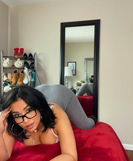 Foto di nudo di fuga di OnlyFans di Elizabeth
