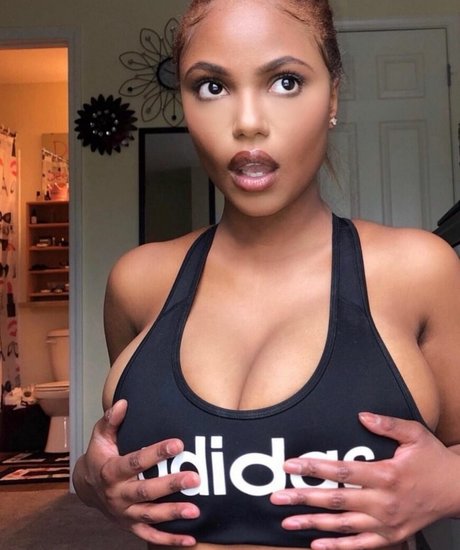 Foto di nudo di fuga di OnlyFans di Sophia Cardinez