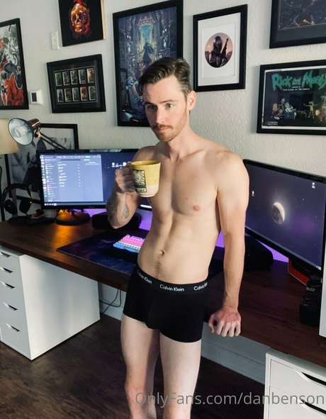 Foto di nudo di fuga di OnlyFans di Danbenson