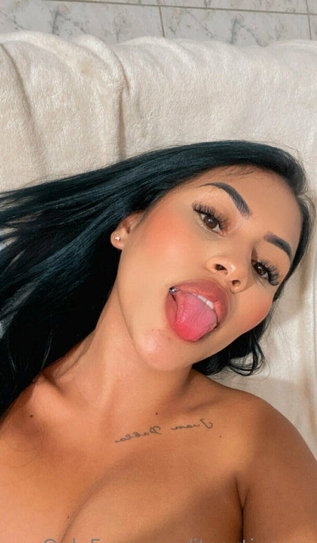 Foto di nudo di fuga di OnlyFans di Itsthesaracutie