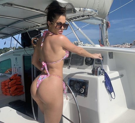 Foto di nudo di fuga di OnlyFans di Brooke Adams