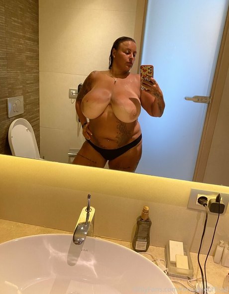 Terrijaneofficial