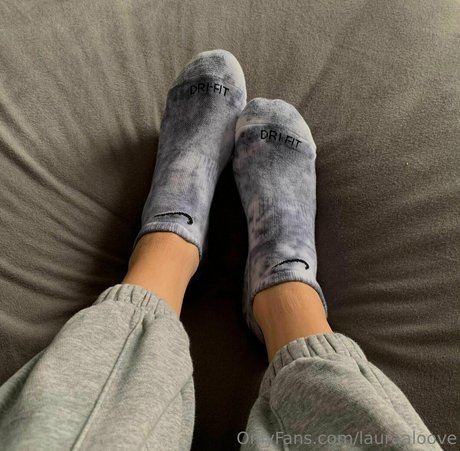 Foto di nudo di fuga di OnlyFans di Lauraaloove