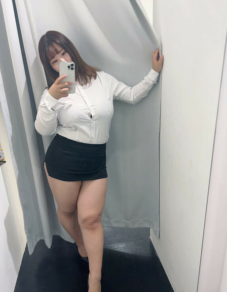 Foto di nudo di fuga di OnlyFans di Hoshino Ume